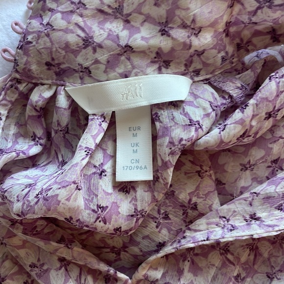 H&M lilac long sleeve blouse with a white floral print and mock neck - Picture 5 of 5